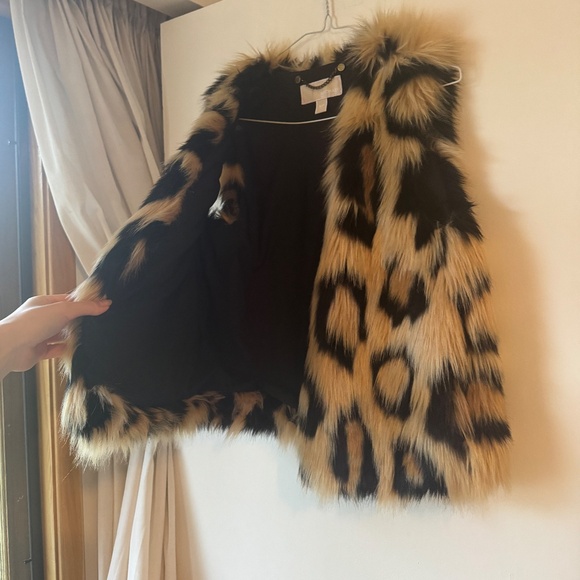 Michael Kors furry faux fur vest leopard cheetah animal print size S like new - Picture 4 of 9